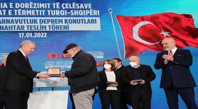 Cumhurbaşkanı Erdoğan, TOKİ'nin Arnavutluk'ta inşa ettiği deprem konutlarının teslim töreninde konuştu: 