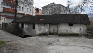 Dede mirası değirmende geleneksel yöntemlerle un öğütüyor