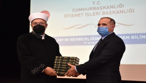Diyanet İşleri Başkanı Ali Erbaş, Kars'ta üniversite öğrencileriyle buluştu:
