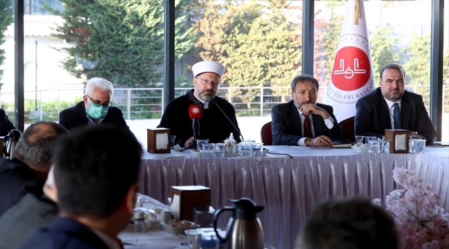 Diyanet İşleri Başkanı Erbaş, İstanbul'da ulusal medya yöneticileriyle buluştu:
