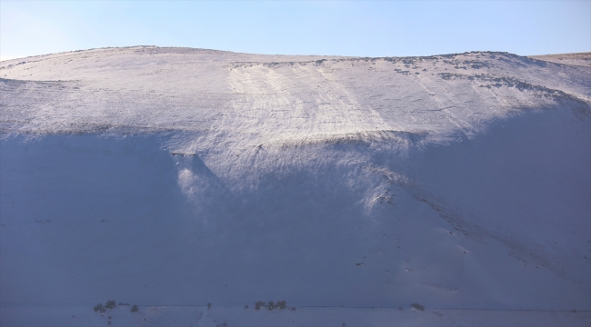 Doğu'da kışın korkulu rüyası tipi "kar şelalesi" görüntülendi 