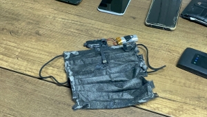 Ehliyet sınavında kameralı maske düzeneği 