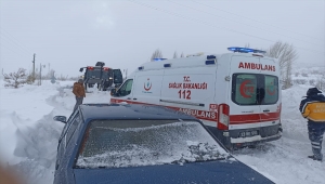 Elazığ'da karbonmonoksit gazından etkilenen yaşlı çifte zorlukla ulaşılabildi