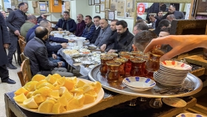 Emniyet müdürünün kahvaltı sürprizi Van esnafının yüreğini ısıttı