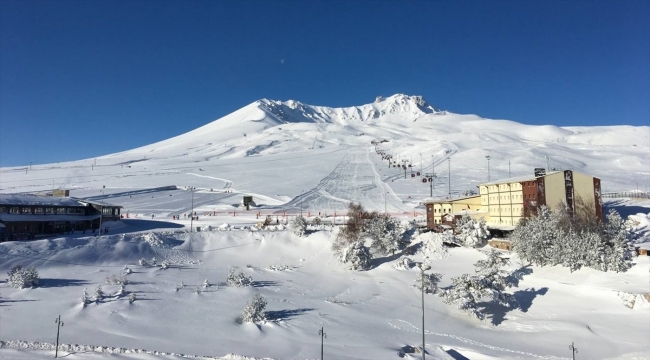 Erciyes'teki pistlerde kar kalınlığı 150 santimetre ölçüldü