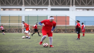 Futbol topunu "sesle görenler" Avrupa'da yeniden şampiyon olmak istiyor