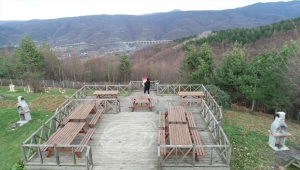 Genç ressam doğadan aldığı ilhamı tablolarına yansıtıyor