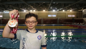 Görme engelli yüzücü Yaman Rüzgar, milli formayla şampiyonalara katılmak istiyor