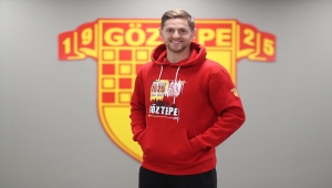 Göztepe, Bosna Hersekli kaleci Kenan Piric ile 1,5 yıllık sözleşme imzaladı