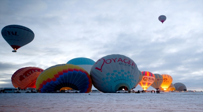GRAFİKLİ - Kapadokya'da 2021'de 388 bin turist gökyüzünde balonla süzüldü
