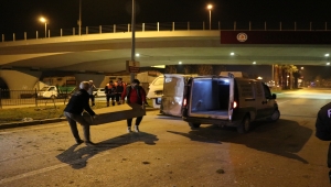 GÜNCELLEME - Denizli'de ağaca çarpan minibüsteki 3 kişi öldü, 2 kişi yaralandı