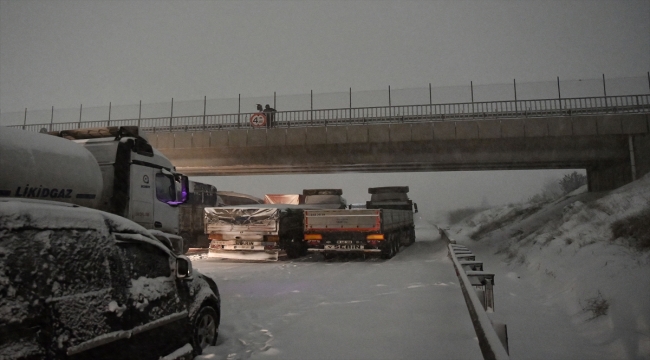 GÜNCELLEME - TAG Otoyolu'nda ulaşıma kar engeli