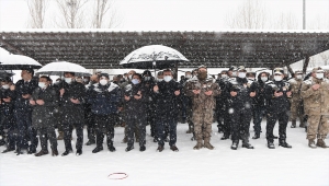 Hakkari'de silah kazası sonucu vefat eden polis memuru için tören düzenlendi