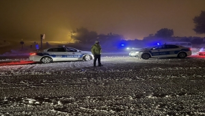 Hatay'da kar ve tipi nedeniyle 18 mahallenin yolu ulaşıma kapandı