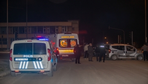 Hatay'da otomobil ile çarpışan hafif ticari araçtaki 2 kişi yaralandı