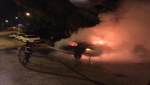 Hatay'da park halindeki araçta çıkan yangın söndürüldü