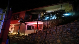 Hatay'da tek katlı evde çıkan yangın hasara neden oldu