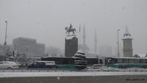 İç Anadolu'da kar yağışı etkili oluyor