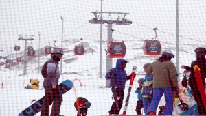 İç Anadolu'nun "zirvesi" Erciyes'te pistler kayakseverlerle doldu