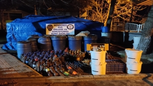 İzmir'de 2 bin 250 litre kaçak şarap ele geçirildi