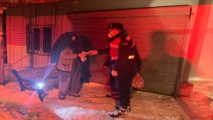 Kahramanmaraş'ta tansiyon ve KOAH hastalarının ilaçlarını jandarma teslim etti