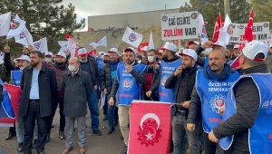 Karabük'te Özçelik-İş Sendikası üyesi grup, işten çıkartılan arkadaşları için eylem yaptı