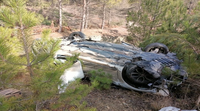 Karabük'te şarampole devrilen otomobildeki 3 sözleşmeli er yaralandı