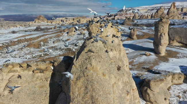 Karla kaplanan Kapadokya turistlerin beğenisini topladı