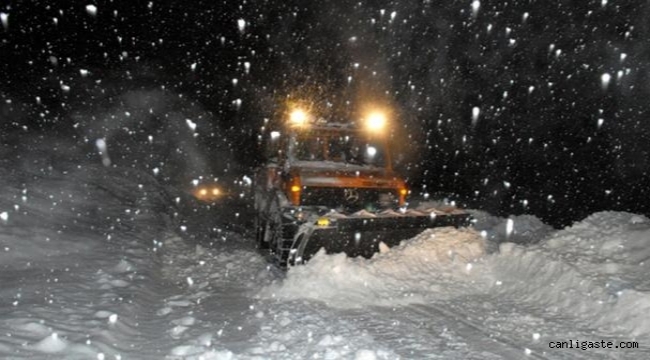 Kayseri-Develi kara yolunda ulaşıma kar ve tipi engeli