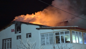 Kırıkkale'de müstakil evin çatısı yandı