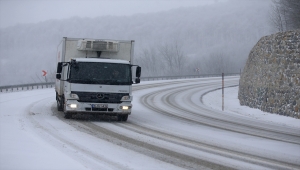Kırklareli'nin yüksek kesimlerinde kar yağışı etkili oluyor