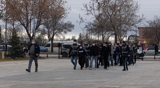 Konya'da 2 yıldan 20 yıla kadar kesinleşmiş hapis cezası olan 65 firari hükümlü yakalandı