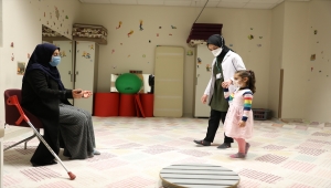 Küçük Yüsra ve annesi depremin acısını yüreklerinde taşıyor