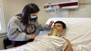 Lokomotifin çarpması nedeniyle ayağı kesilen Eren, futboldan kopmayacak