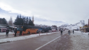 Malatya-Adıyaman kara yolu yoğun kar nedeniyle ulaşıma kapandı