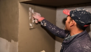 Mersin'de ihtiyaç sahibi 70 ailenin evi yenileniyor