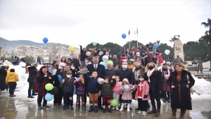 Mersin'de karne alan öğrencilere kar sürprizi 