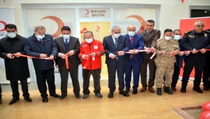 Muş'ta butik mağaza ile ihtiyaç sahibi üniversite öğrencilerine ücretsiz kıyafet ve ayakkabı