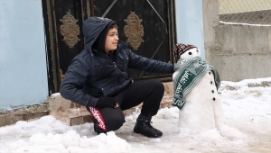 Okulların tatil edildiği Hatay'da çocuklar karın tadını çıkardı