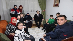 Ordu'da 74 yaşındaki şehit eşinin ördüğü atkılar Mehmetçiğe gönderilecek