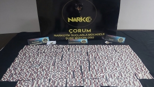 Polisin "dur" ihtarına uymayan şüphelilerin kaçtığı araçta 2067 uyuşturucu hap yakalandı