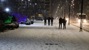 Sivas'ta kar yağışı etkili oluyor