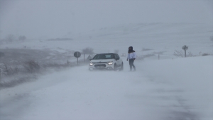 Tekirdağ'da kar yağışı hayatı olumsuz etkiliyor
