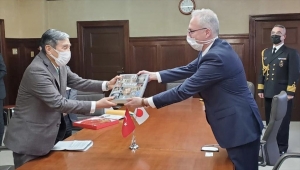 Türkiye'nin Japonya'daki misyon şeflerinden Kuşimoto'daki Şehitler Anıtı'na ziyaret