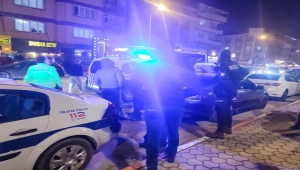 Yayaya çarpıp polise hakaret eden alkollü sürücü gözaltına alındı