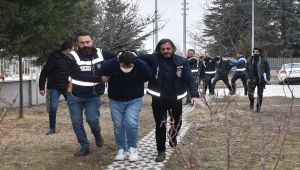 Afyonkarahisar'da bir kadının evde ölü bulunmasıyla ilgili 3 cinayet zanlısı yakalandı
