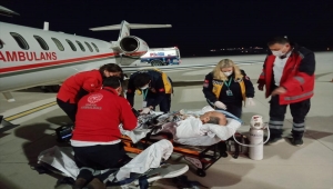 Almanya'da beyin kanaması geçiren İzmirli öğretmen ambulans uçakla Türkiye'ye getirildi