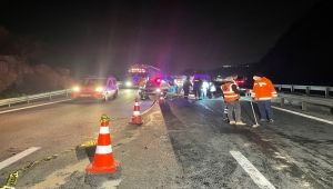 Anadolu Otoyolu'nda trafik kazasında 1 kişi öldü, 4 kişi yaralandı