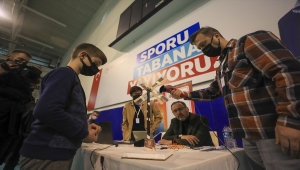 Bakan Kasapoğlu, Deneyap Teknoloji Atölyeleri sınavına katılan gençleri ziyaret etti: