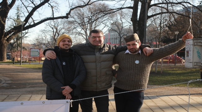 Belgrad'da çevrecilerden Cumhurbaşkanlığı binası önünde çadırlı protesto